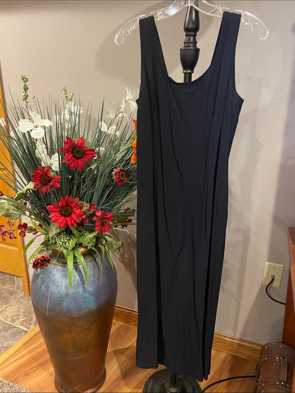 Virgo Black Sleeveless Maxi Dress